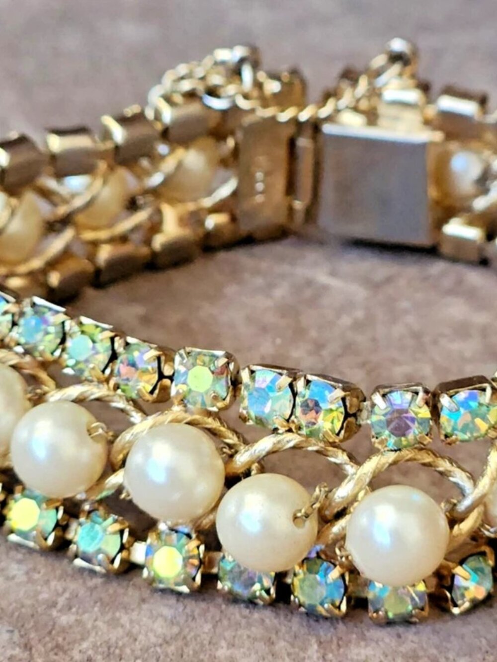 Exquisite Vintage Hobe Faux Pearl Aurora Borealis Crystal Rhinestone Bracelet - Picture 4 of 16